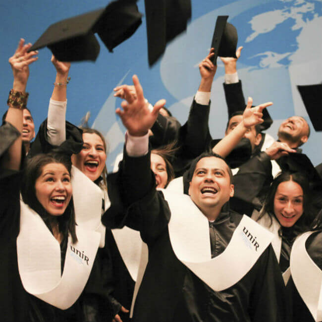 Alumnos, durante la graduación de Colombia-2018