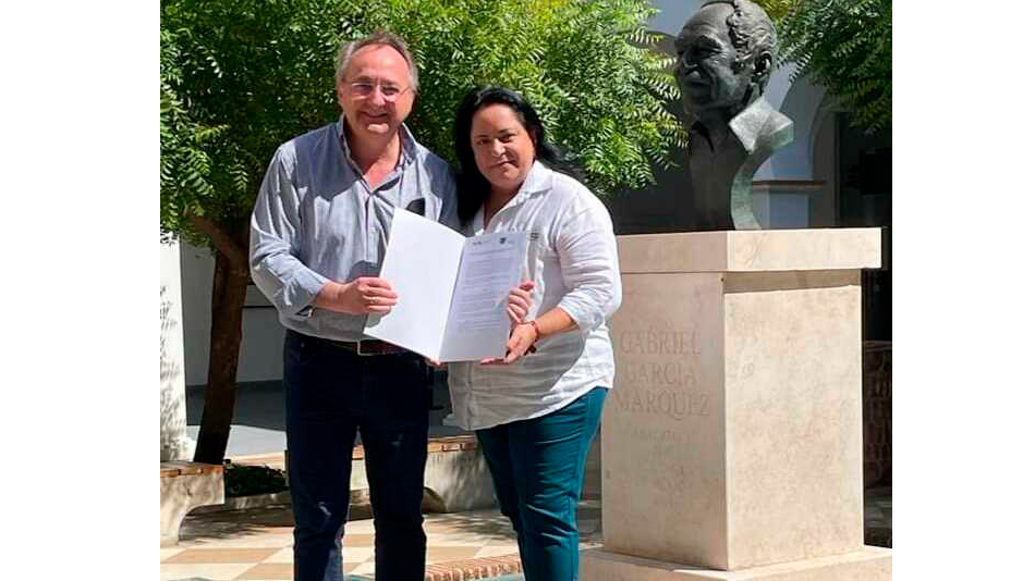 El director académico de Relaciones Institucionales del grupo Proeduca y Josefina Quintero, vicerrectora académica de la Universidad de Cartagena.