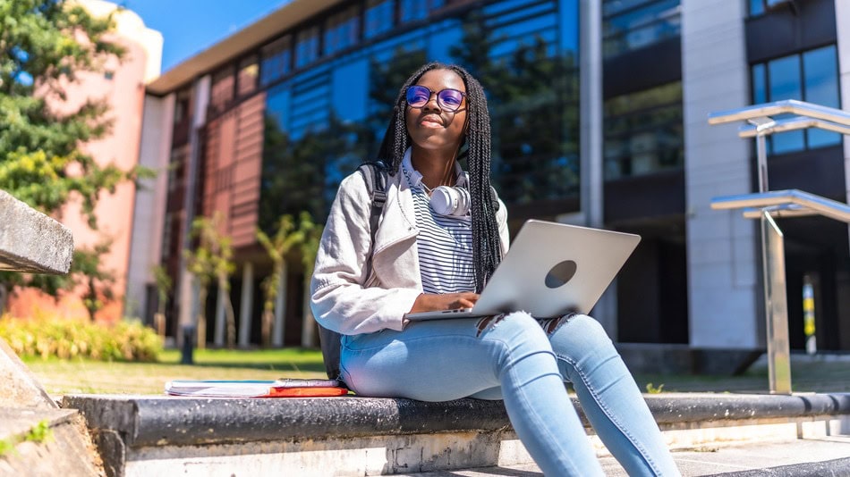 Existen diferentes programas de becas para estudiar en Colombia