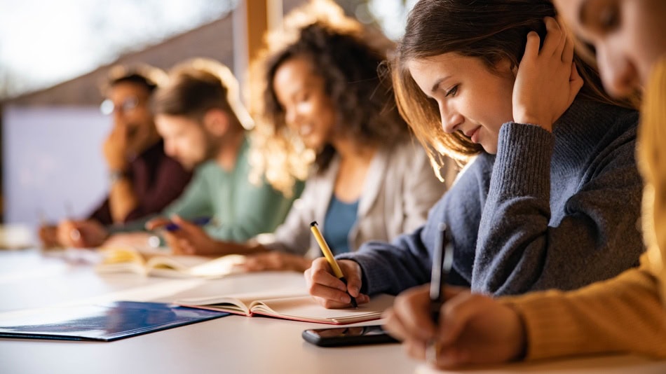 las pruebas ICFES tienen como objetivo el registro y la mejora del sistema educativo nacional