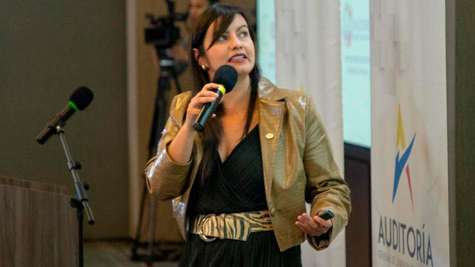 Diana Carolina Aconcha, directora de Desarrollo universitario de UNIR y PROEDUCA en Colombia, presenta los beneficios del acuerdo. 