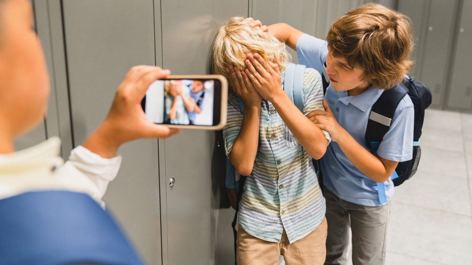 Una de las causas de ansiedad en niños en el entorno escolar puede ser provocado por el Bullying