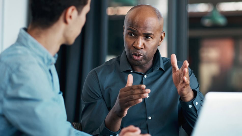 El consultor en innovación es un profesional que está encargado de orientar a una empresa a mejorar todo tipo de procesos, tareas, experiencias, trámites, estrategias, etc