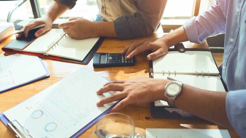 Dentro de lo que hace un director financiero, se destaca principalmente todo lo que tiene que ver con la economía de la empresa