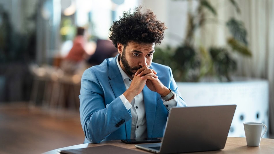 Entre los más comunes podemos encontrar la falta de planificación, no hacer estudios de mercado, falta de conocimiento en el sector, dificultad para ser líder y trabajar en equipo, entre otros