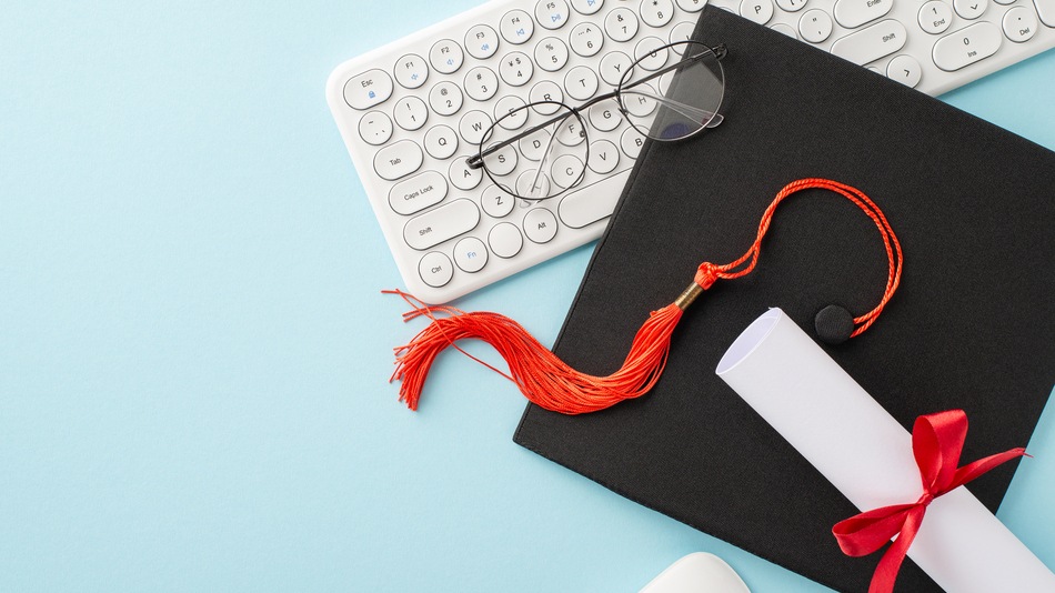 Para saber qué elegir entre un MBA y una maestría especializada, debes entender para qué sirven cada uno y cuál es el enfoque de cada programa