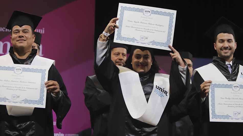 Una imagen que sintetiza la felicidad de los estudiantes.