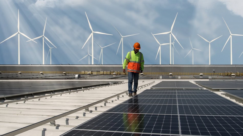 Para trabajar en energía solar y eólica se requiere contar con una formación específica