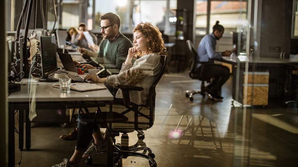 Los perfiles tecnológicos más demandados en Colombia son aquellos que cuentan con los conocimientos, habilidades y competencias adaptados a los entornos digitales
