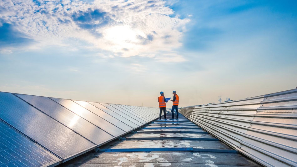 Ser un profesional en sostenibilidad energética requiere que adquieras ciertas habilidades y conocimientos en el ámbito de las energías renovables