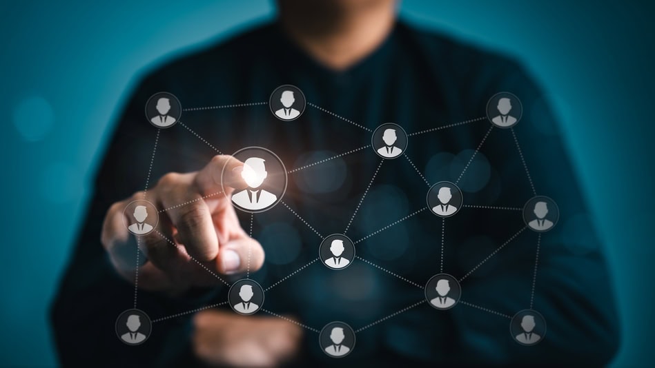 El headhunting, conocido en espa&ntilde;ol como &laquo;cazatalentos&raquo; o &laquo;caza de cabezas&raquo;