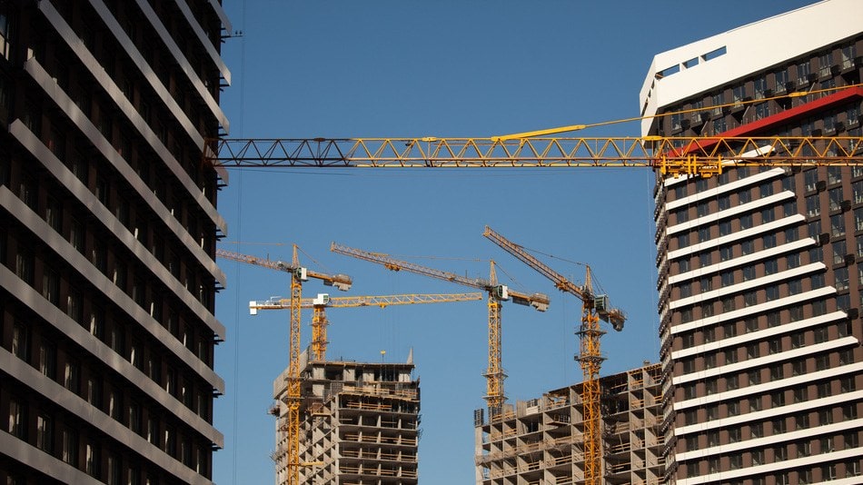 El ingeniero residente o residente administrativo es aquel profesional que es contratado por la constructora o el contratista