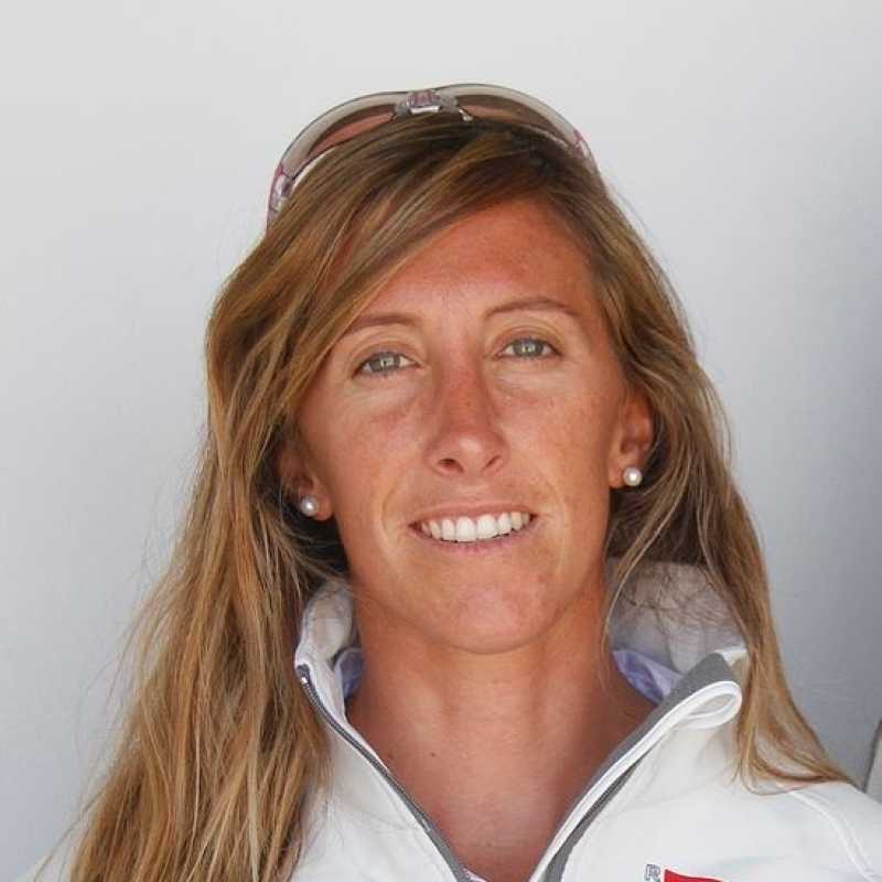 Ángela Pumariega Menéndez, Experta asociada