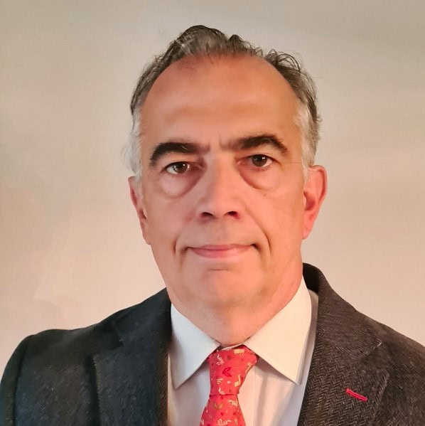 Carlos Sáez Gómez de la Torre, Experto asociado