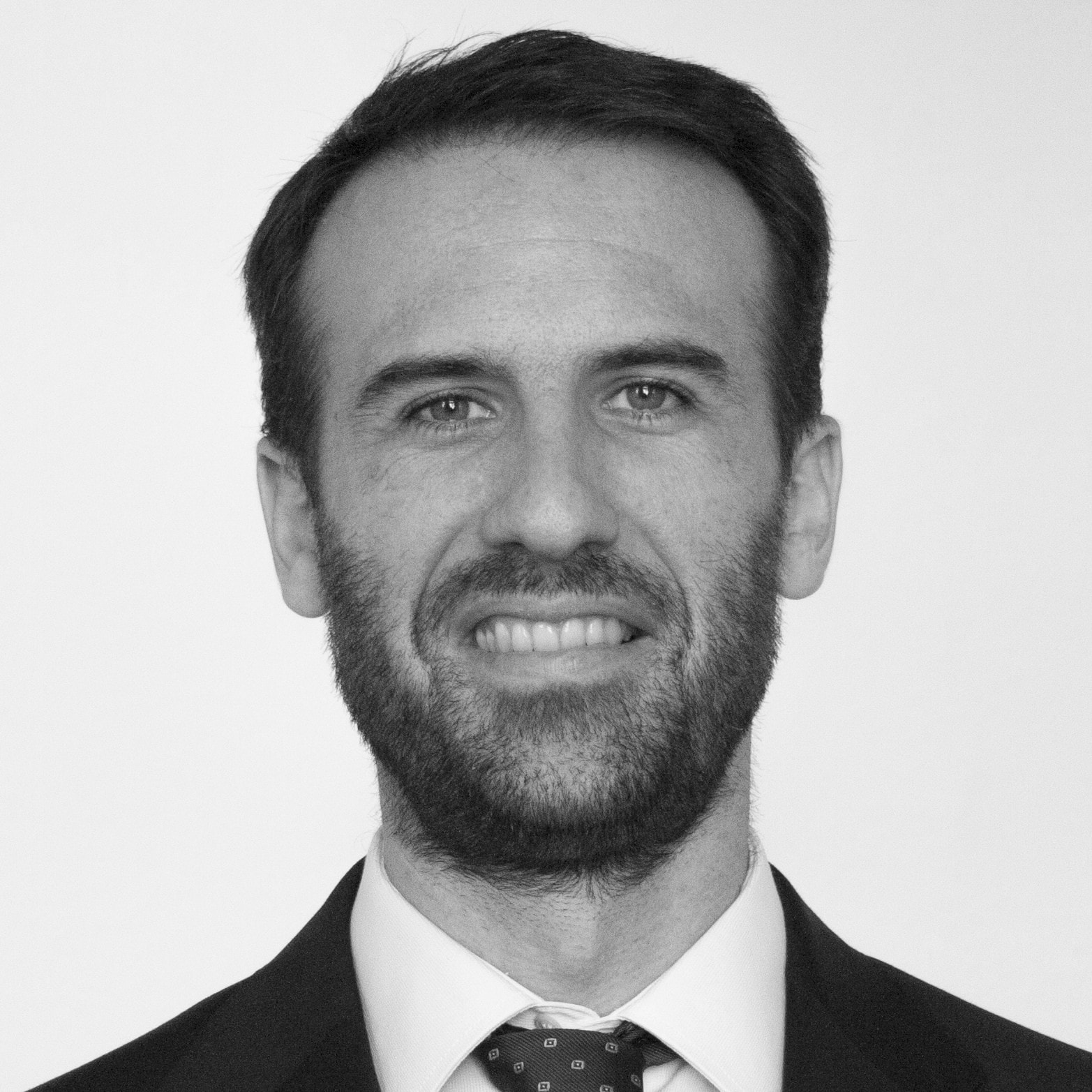 Carlos Valverde Águila, Experto asociado