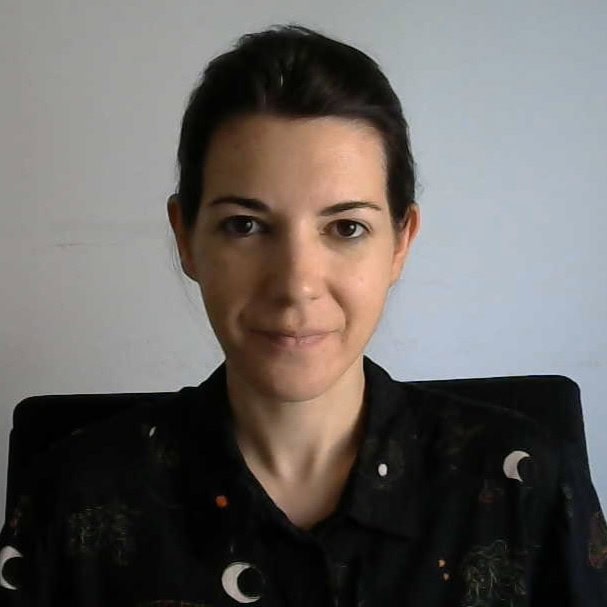 Elena Julve López, Experta asociada