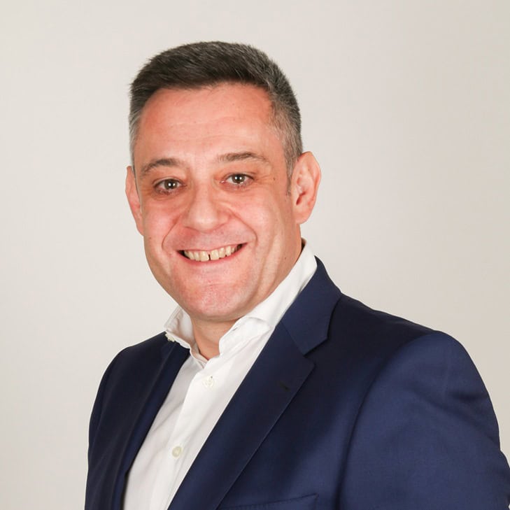Julio Ruiz Capelo, Experto asociado