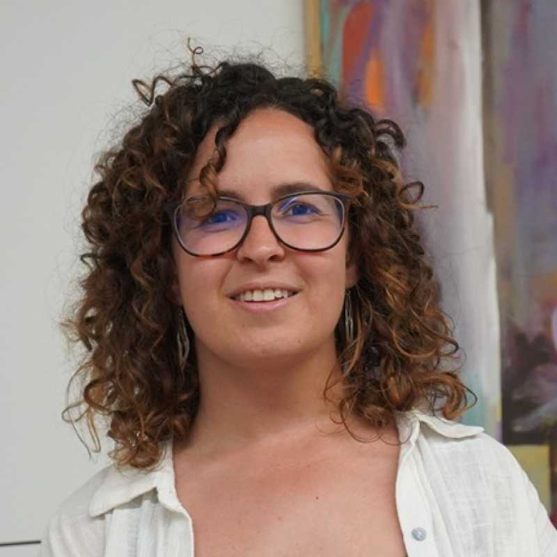 Laura Pascual Velázquez, Experta asociada