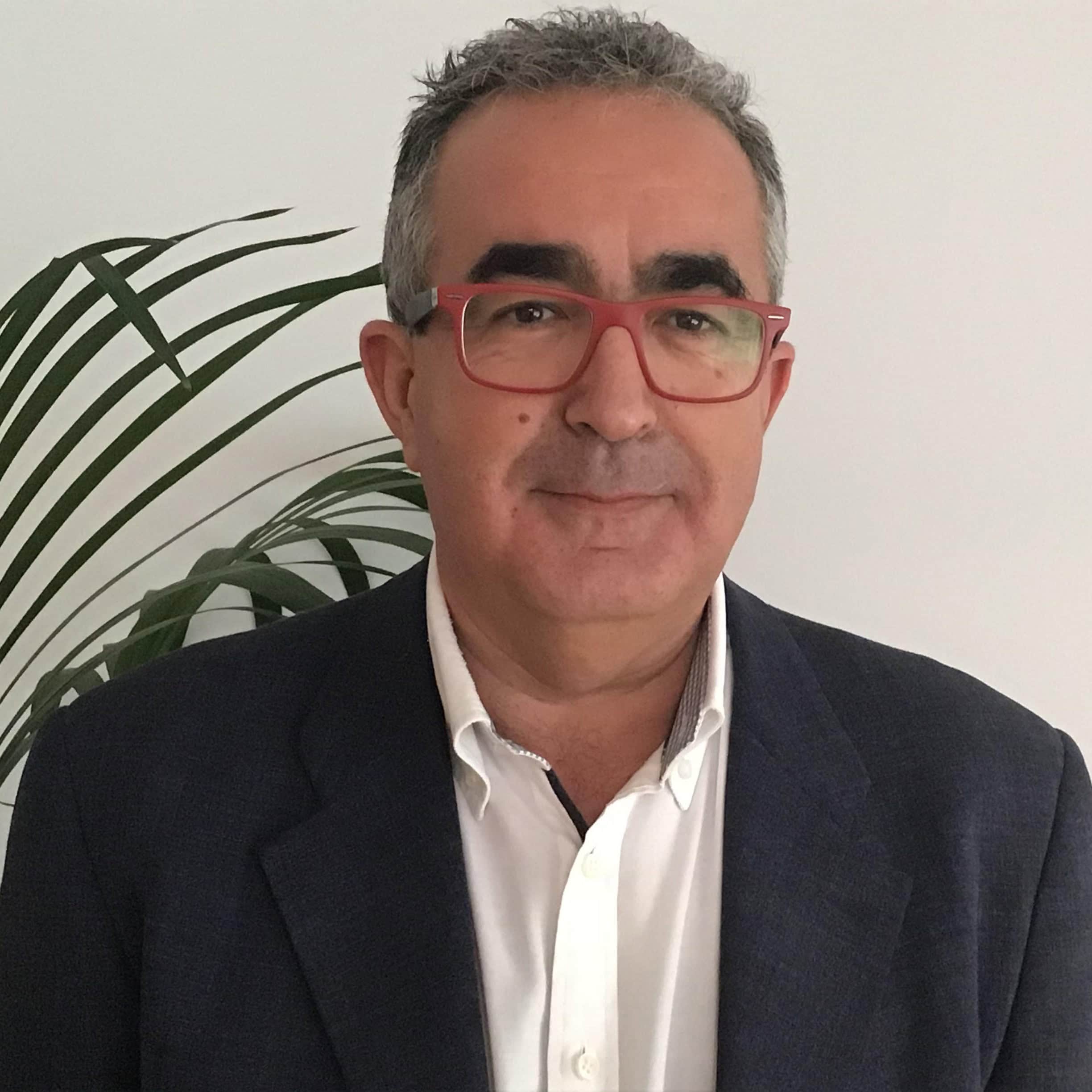 Manuel Colmenero Larriba, Experto asociado