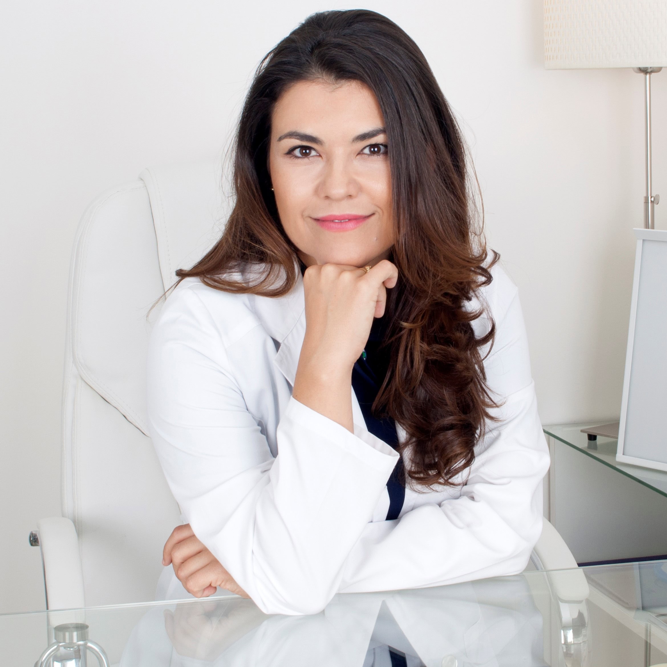 Verónica Izquierdo Santiago, Experta Asociada